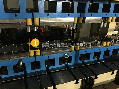 机箱五金模具冲压
